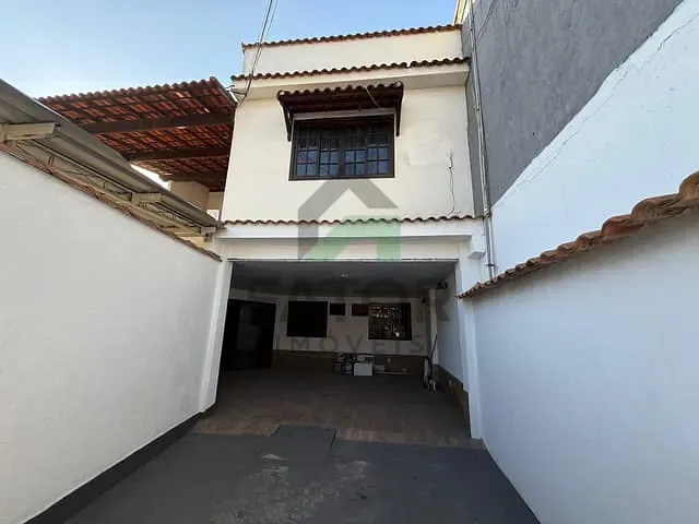 Casa com 208m² 5 quartos e 4 banheiros, à venda ou para alugar, no bairro Comendador Soares em Nova Iguaçu