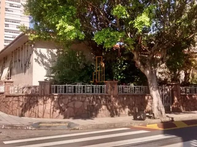 Casa com 400m² 3 quartos e 2 banheiros, à venda, no bairro Santa Paula em São Caetano do Sul