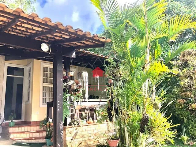 Casa com 605m² 3 quartos e 3 banheiros, à venda, no bairro Cônego em Nova Friburgo