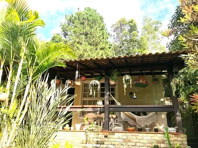 Casa com 605m² 3 quartos e 3 banheiros, à venda, no bairro Cônego em Nova Friburgo