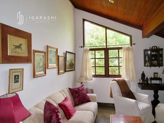 Casa com 605m² 3 quartos e 3 banheiros, à venda, no bairro Cônego em Nova Friburgo