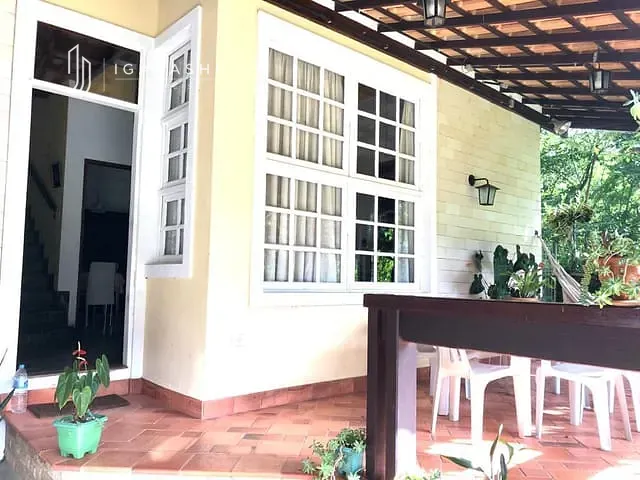 Casa com 605m² 3 quartos e 3 banheiros, à venda, no bairro Cônego em Nova Friburgo