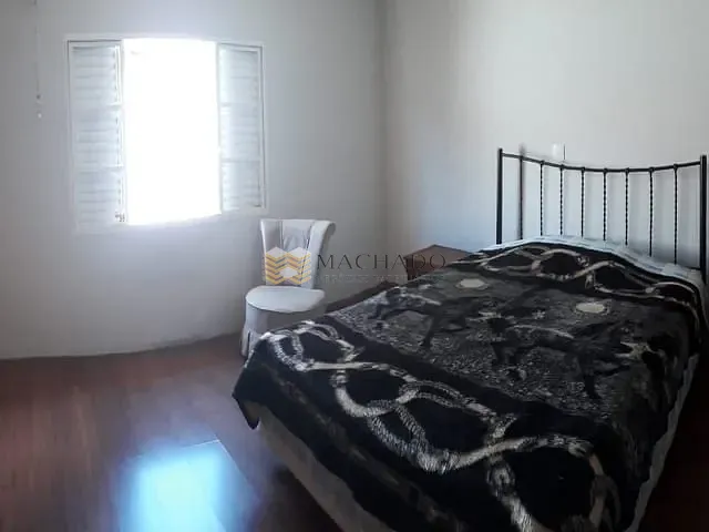 Casa com 231m² 3 quartos e 2 banheiros, à venda, no bairro Centro3 em Jundiaí