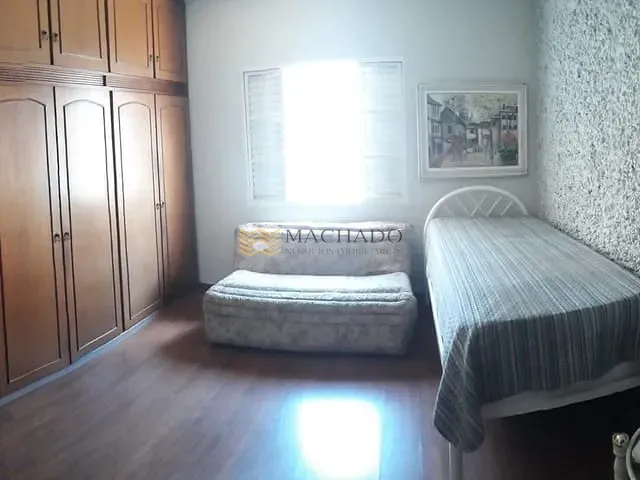 Casa com 231m² 3 quartos e 2 banheiros, à venda, no bairro Centro3 em Jundiaí