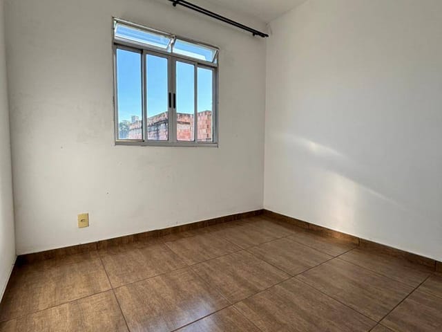 Casa 2 quartos e 2 banheiros, à venda, no bairro Verônica em Ribeirão das Neves