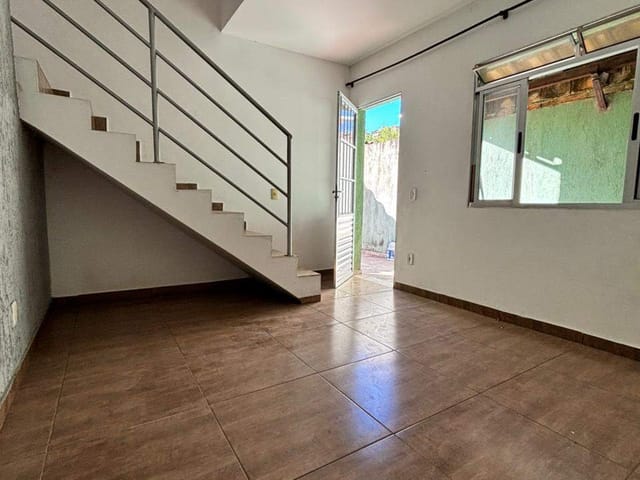 Casa 2 quartos e 2 banheiros, à venda, no bairro Verônica em Ribeirão das Neves