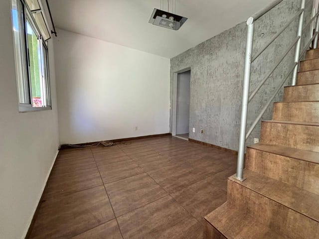 Casa 2 quartos e 2 banheiros, à venda, no bairro Verônica em Ribeirão das Neves