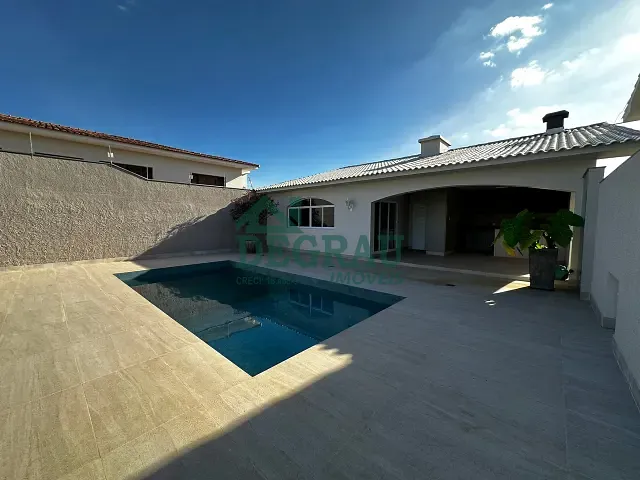 Casa 3 quartos e 3 banheiros, à venda ou para alugar, no bairro Jardim Ferrari em Itapeva