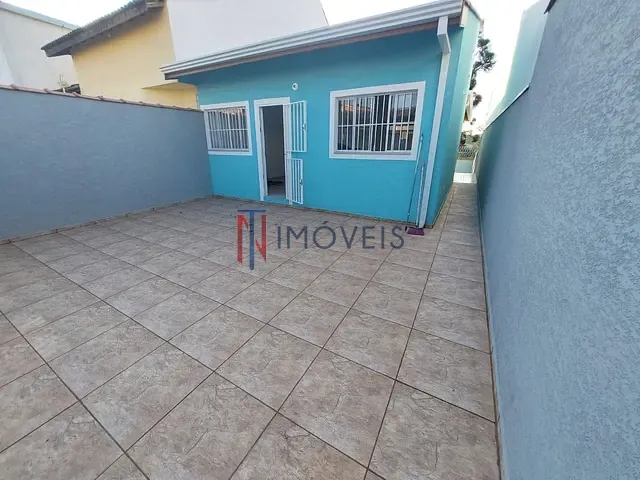 Casa com 175m² 2 quartos e 2 banheiros, à venda, no bairro Nova Cerejeira em Atibaia