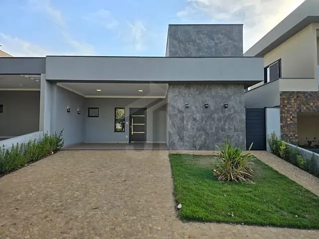 Casa com 250m² 3 quartos e 5 banheiros, à venda, no bairro Jardim Cybelli em Ribeirão Preto