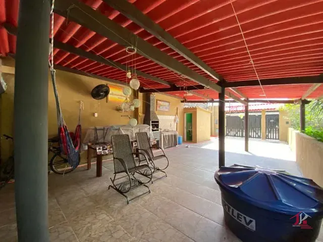 Casa com 248m² 3 quartos e 2 banheiros, à venda, no bairro Jardim Oásis em Itanhaém