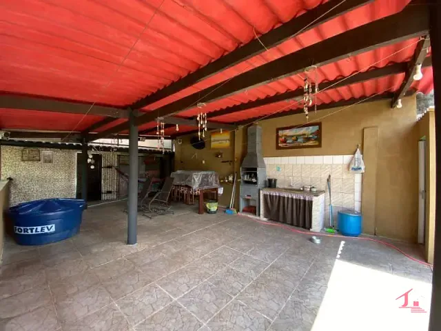 Casa com 248m² 3 quartos e 2 banheiros, à venda, no bairro Jardim Oásis em Itanhaém