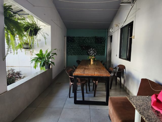 Casa 4 quartos e 2 banheiros, à venda, no bairro Conjunto Residencial Aruanã I em Goiânia