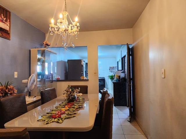 Casa 4 quartos e 2 banheiros, à venda, no bairro Conjunto Residencial Aruanã I em Goiânia