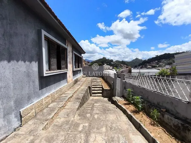 Casa com 412m² 4 quartos e 4 banheiros, à venda, no bairro Várzea em Teresópolis