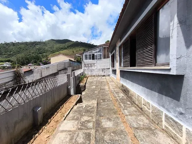 Casa com 412m² 4 quartos e 4 banheiros, à venda, no bairro Várzea em Teresópolis