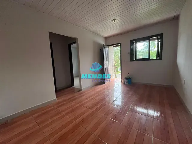 Casa com 80m² 2 quartos e 1 banheiro, à venda ou para alugar, no bairro Morada do Vale II em Gravataí