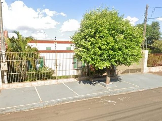 Casa com 300m² 2 quartos e 3 banheiros, à venda, no bairro Jardim Vila Rica em Cambé
