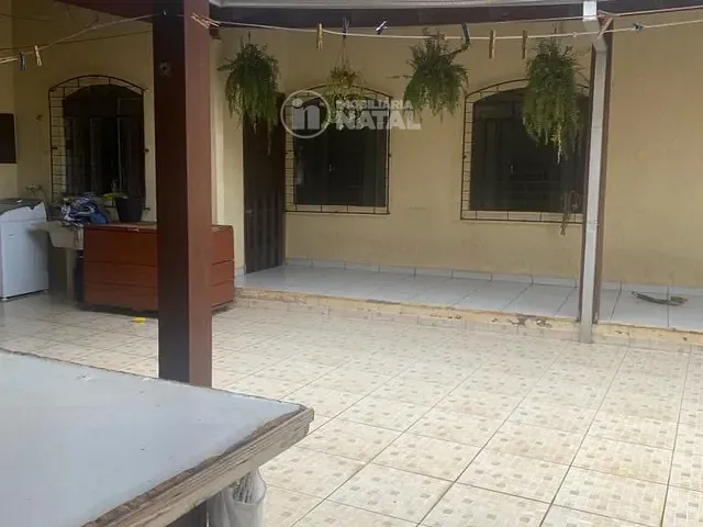 Casa com 360m² 6 quartos e 4 banheiros, à venda, no bairro Portal de Versalhes 2 em Londrina