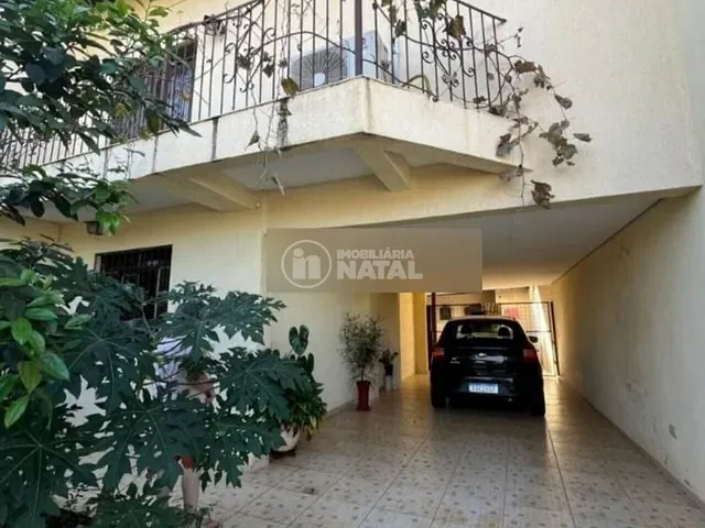 Casa com 360m² 6 quartos e 4 banheiros, à venda, no bairro Portal de Versalhes 2 em Londrina
