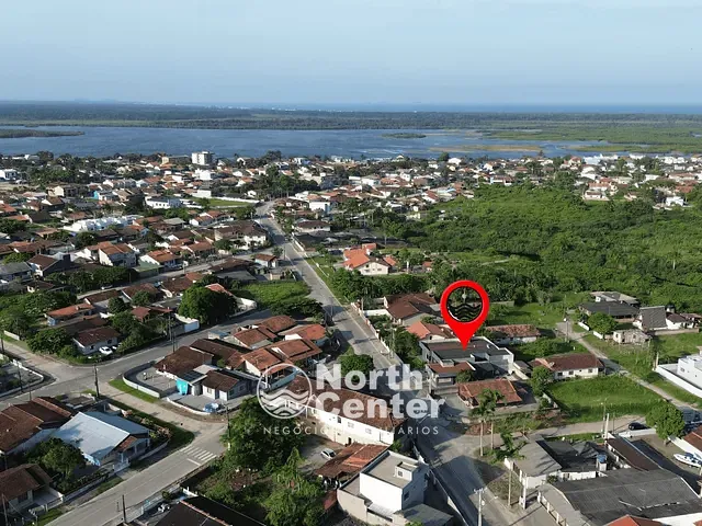 Casa 3 quartos e 2 banheiros, à venda, no bairro Costeira em Balneário Barra do Sul