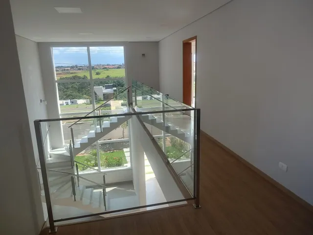 Casa com 250m² 3 quartos e 3 banheiros, à venda, no bairro Gleba Simon Frazer em Londrina