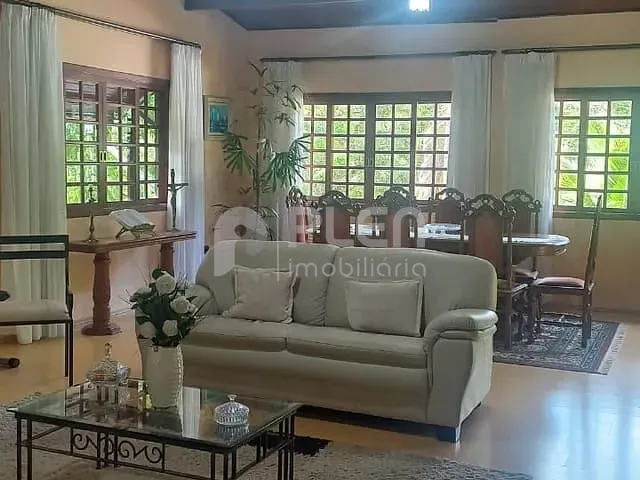 Casa com 1200m² 3 quartos e 5 banheiros, à venda, no bairro Roseira em Mairiporã