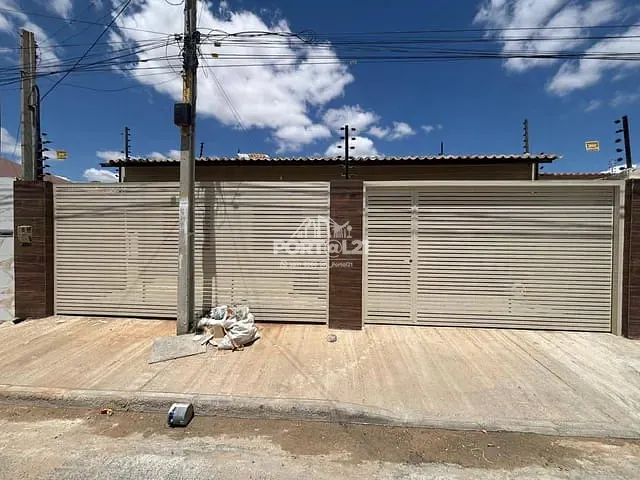 Casa com 200m² 3 quartos e 3 banheiros, à venda ou para alugar, no bairro Cohab São Francisco em Petrolina