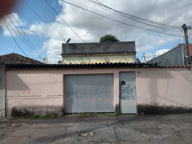 Casa 2 quartos e 1 banheiro, à venda, no bairro Senador Camará em Rio de Janeiro