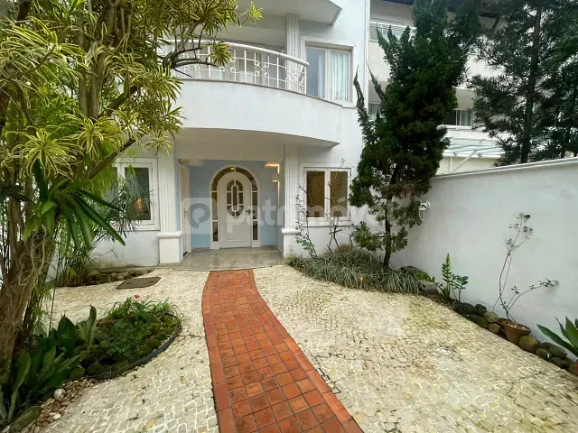 Casa com 250m² 4 quartos e 6 banheiros, à venda, no bairro Barra da Tijuca em Rio de Janeiro