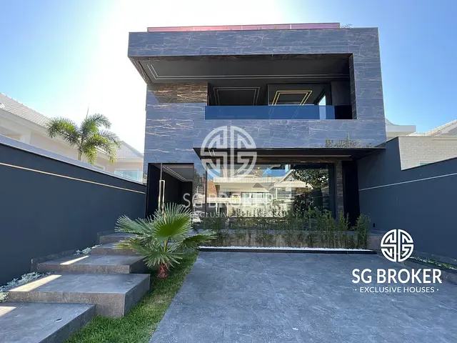 Casa com 500m² 5 quartos e 7 banheiros, à venda, no bairro Recreio dos Bandeirantes em Rio de Janeiro