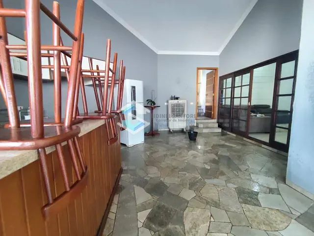 Casa 3 quartos e 3 banheiros, à venda, no bairro Royal Park em Ourinhos