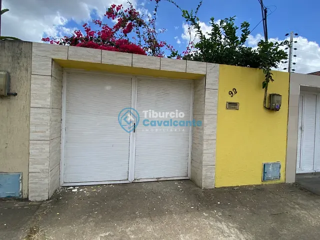 Casa 2 quartos e 2 banheiros, para alugar, no bairro Novo Maranguape I em Maranguape