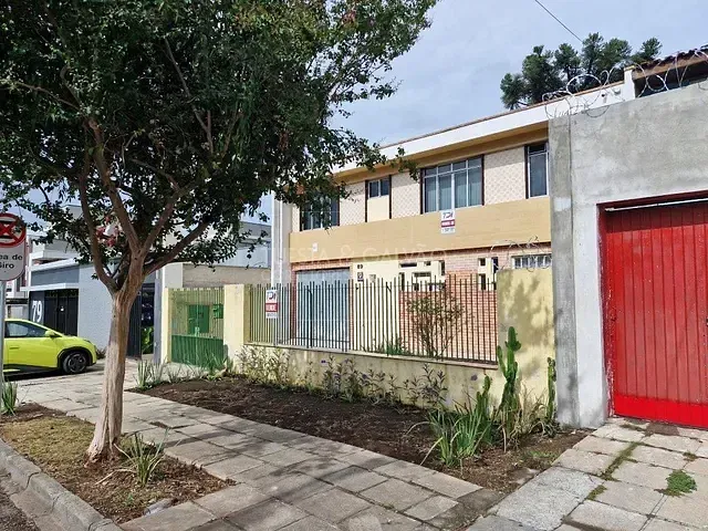 Casa com 194m² 3 quartos e 4 banheiros, à venda, no bairro Água Verde em Curitiba