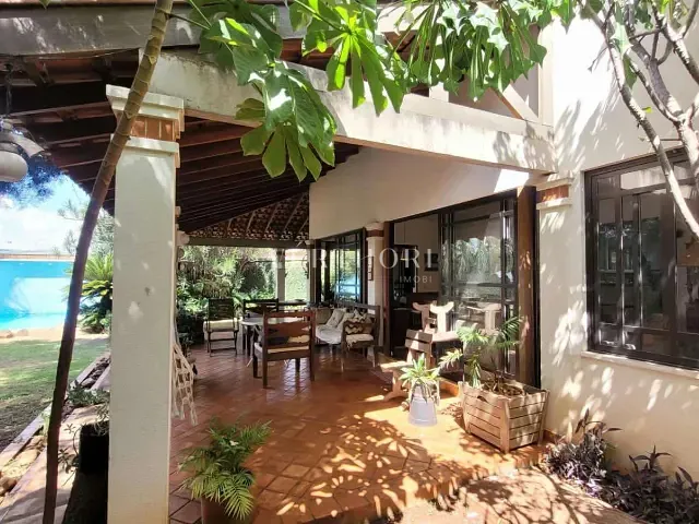 Casa com 610m² 3 quartos e 3 banheiros, à venda, no bairro Tucano em Londrina