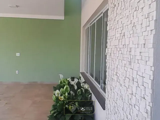 Casa 3 quartos e 3 banheiros, para alugar, no bairro Parque Residencial Nova Holanda em Holambra