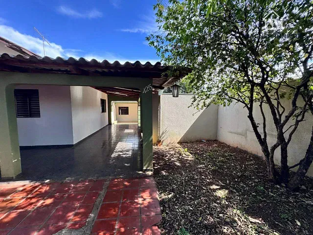 Casa 4 quartos e 2 banheiros, à venda, no bairro Conjunto Borba Gato (Cj. Vila Nova Jr.) em Maringá