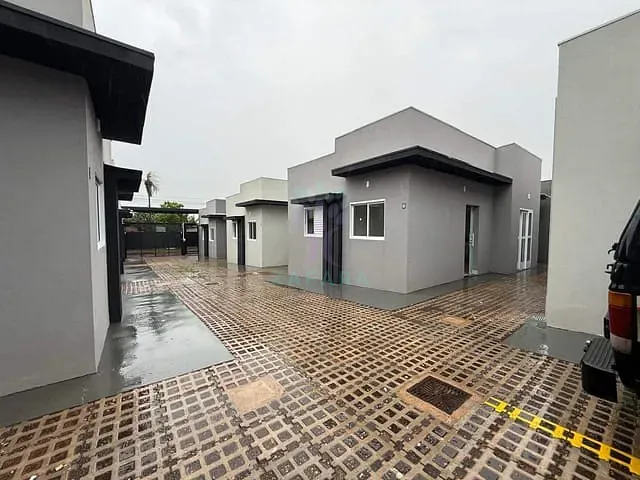 Casa 2 quartos e 2 banheiros, para alugar, no bairro Vila Danúbio Azul em Campo Grande