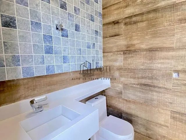 Casa com 360m² 3 quartos e 2 banheiros, à venda, no bairro Cesar de Souza em Mogi das Cruzes