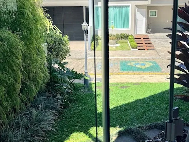 Casa 3 quartos e 5 banheiros, à venda, no bairro Dom Bosco em Itajaí