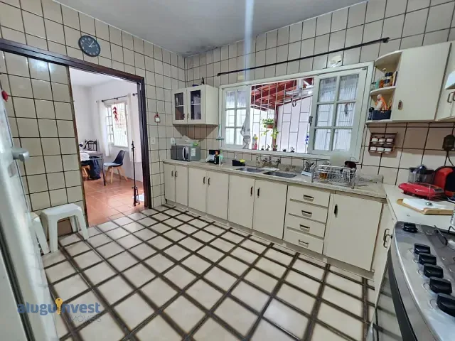 Casa com 216m² 4 quartos e 2 banheiros, à venda, no bairro Centro em Florianópolis