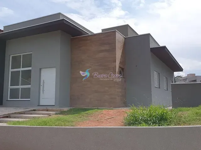 Casa com 286m² 3 quartos e 2 banheiros, à venda, no bairro Chácaras Maringá em Atibaia