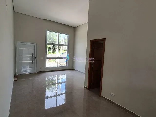 Casa com 286m² 3 quartos e 2 banheiros, à venda, no bairro Chácaras Maringá em Atibaia