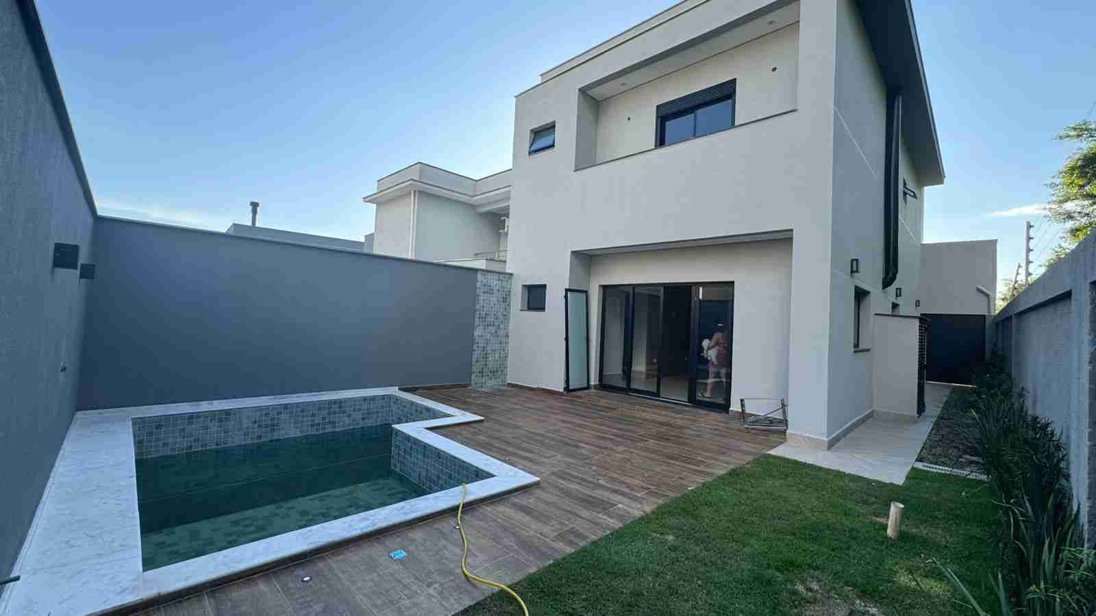 Casa, 3 quartos, 196 m² - Foto 2