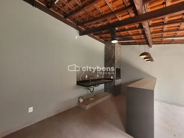 Casa com 250m² 3 quartos e 2 banheiros, à venda, no bairro Umuarama em Araçatuba