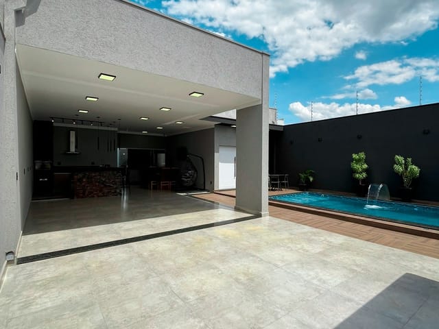 Casa 3 quartos e 3 banheiros, à venda, no bairro Centro em Franca
