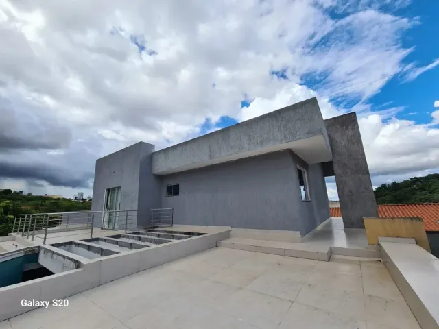 Casa 4 quartos e 5 banheiros, à venda, no bairro Setor Habitacional Arniqueira (Águas Claras) em Brasília