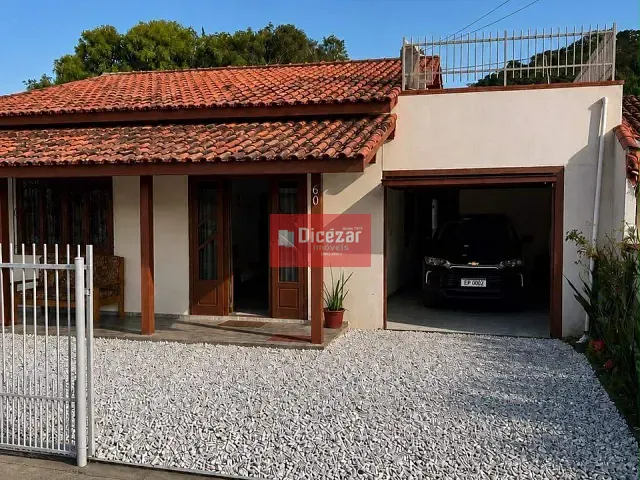 Casa 3 quartos e 2 banheiros, à venda, no bairro Praia de Armação em Penha