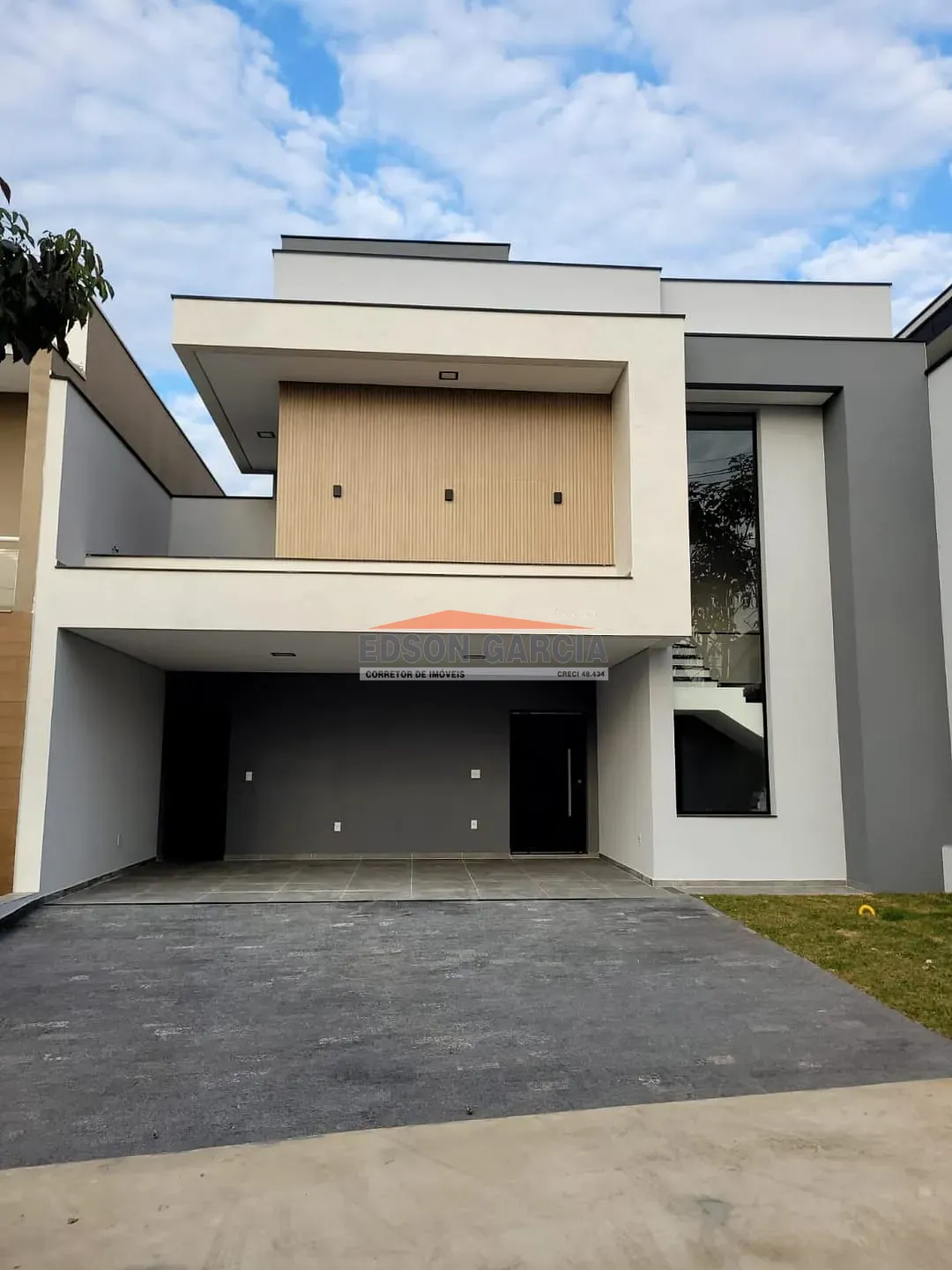 Casa, 3 quartos, 218 m² - Foto 1