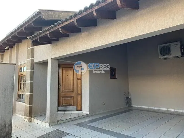 Casa com 614m², à venda, no bairro Recreio em Londrina